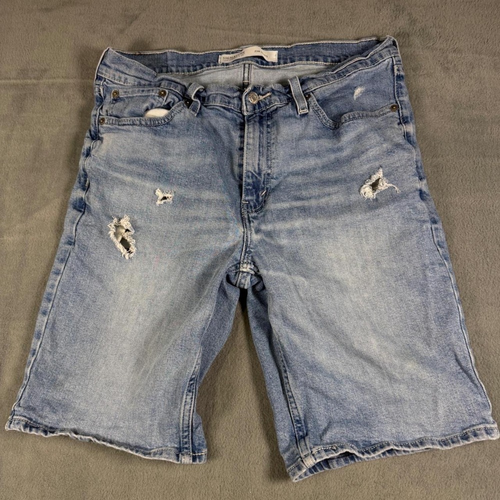 Signature Levi Strauss & Co Mens Light Wash Distressed Ripped Denim Jean Shorts